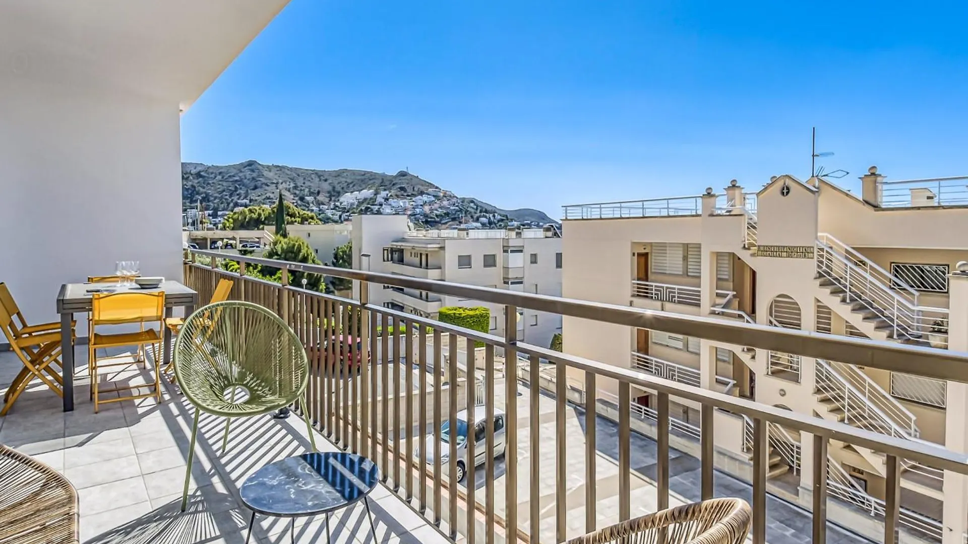 Pretty Apartment With Balcony Roses Espanha